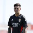 Enzo Barrenechea, 24 anos, médio-defensivo, no Seixal