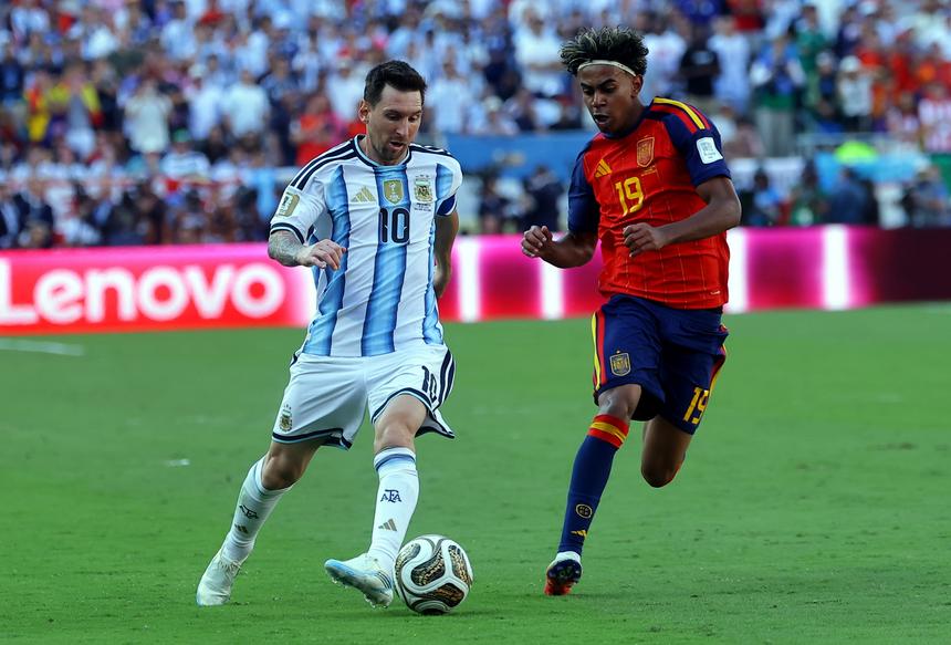 Messi e Yamal (IMAGO)