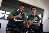 Luís Guilherme e Pedro Lima de leão ao peito - Foto: SPORTING CP