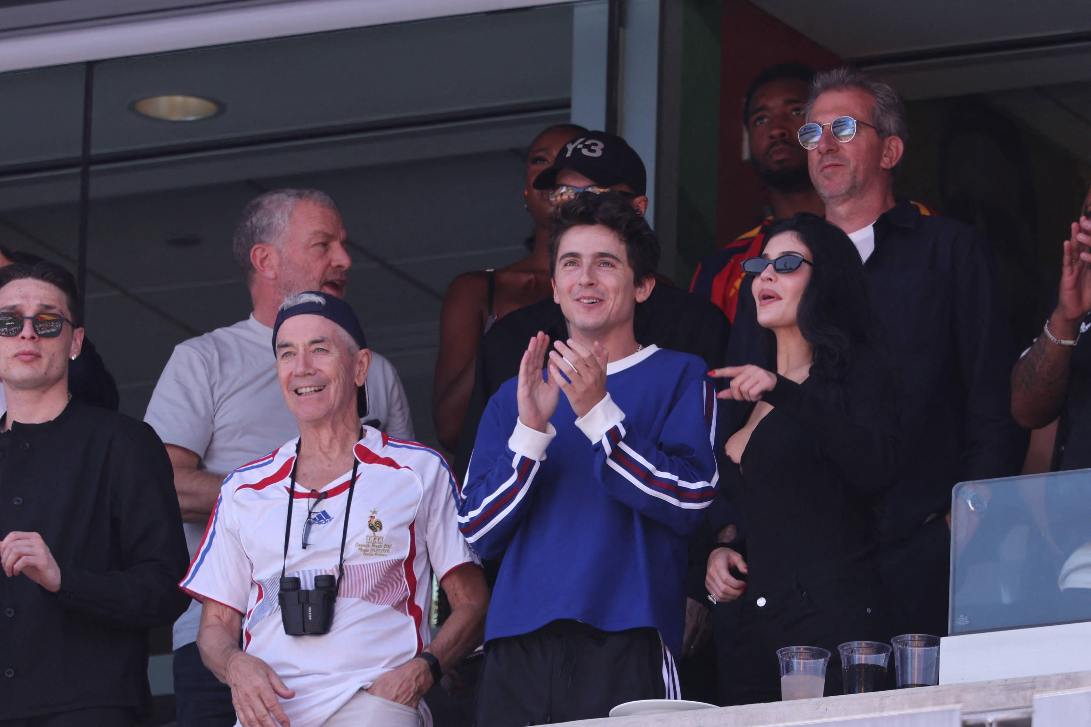 Timothée Chalamet e Kylie Jenner entre os espectadores de luxo - Foto: IMAGO