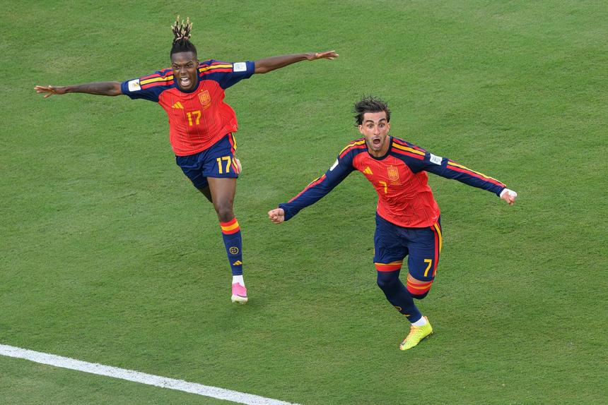 Nico Williams e Ferrán Torres (IMAGO)