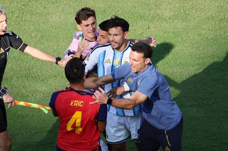 Lionel Scaloni tentou apaziguar os ânimos após um final de jogo 'quentinho' (IMAGO)
