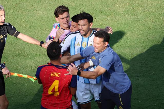 Lionel Scaloni tentou apaziguar os ânimos após um final de jogo 'quentinho' (IMAGO)