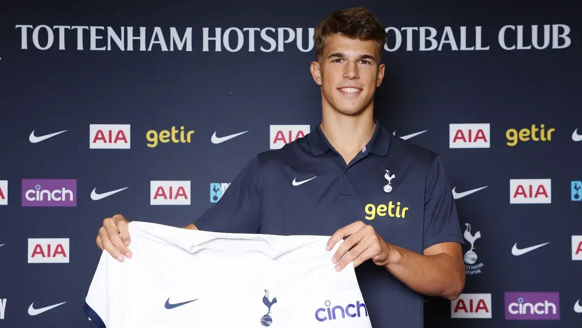 11. Tottenham - €69,8 milhões. Luka Vuskovic foi contratado pelo Brighton, por €54 milhões