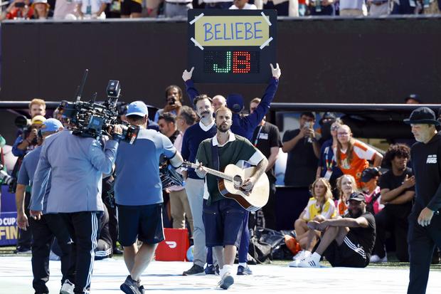 Justin Bieber... apresentado por 'Ted Lasso' - Foto. IMAGO