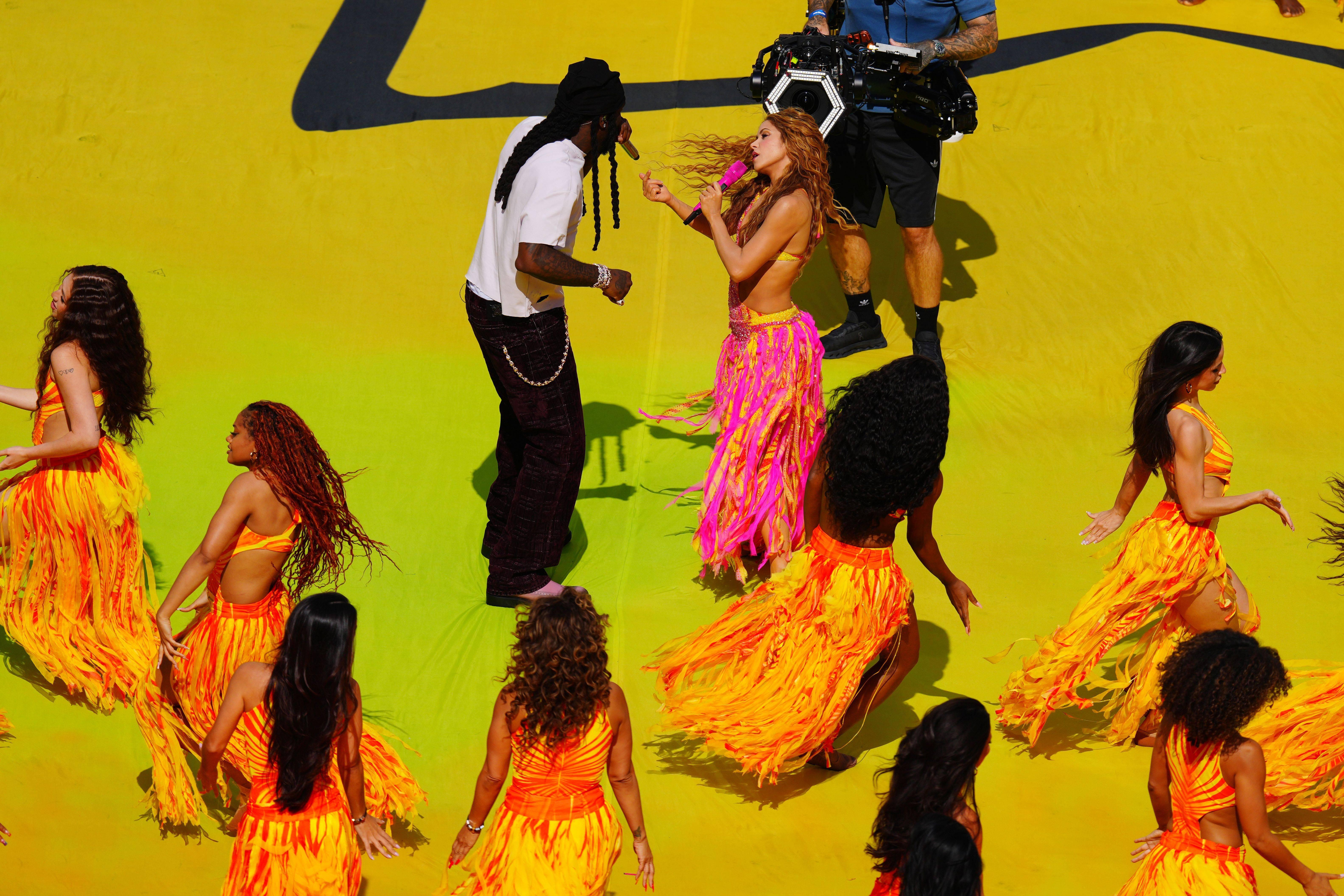 Shakira e Burna Boy - Foto: IMAGO