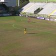 Relvado, mas pouco: as difíceis condições do relvado do Tondela-FC Porto B (foto)