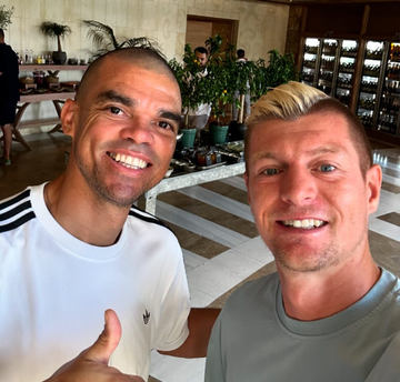 FOTO: Pepe e Kroos reunidos a aproveitar o fim de carreira