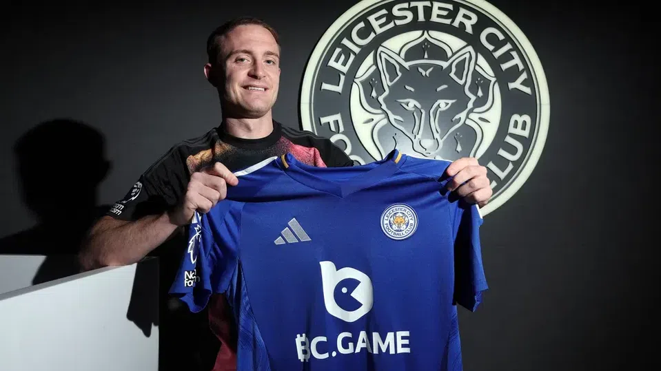 Leicester contrata médio ao Tottenham horas antes de se defrontarem