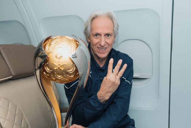 «A festa foi bonita»: a reação de Jesus após bater Ronaldo na Supertaça saudita