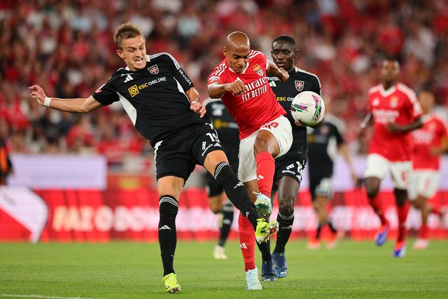 Benfica: assobios não abalam João Mário