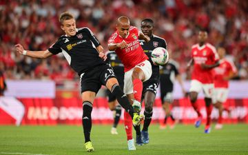 Benfica: assobios não abalam João Mário