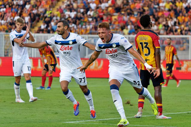 Atalanta goleia em Lecce e salta para o topo da Serie A