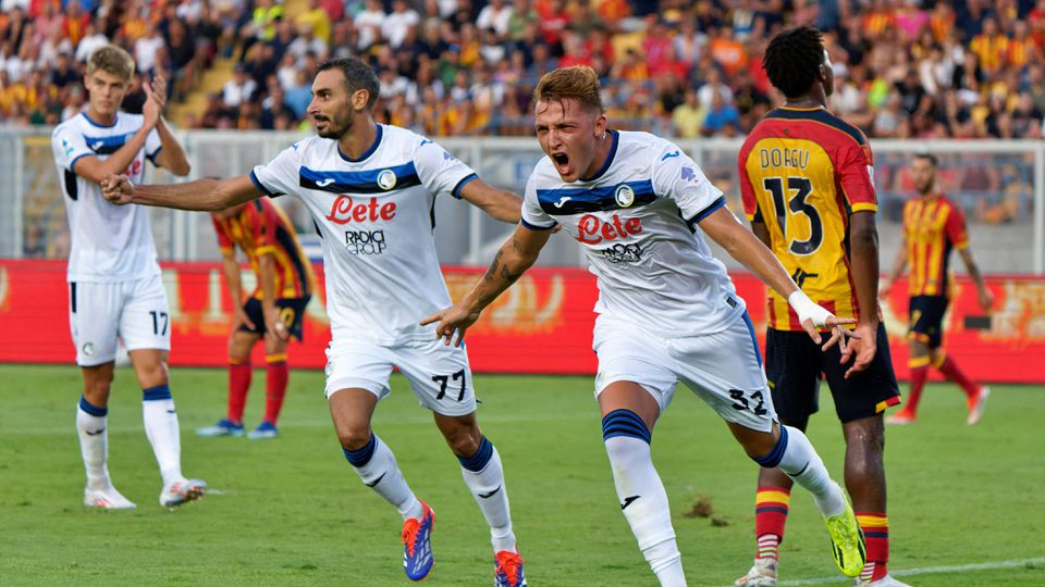 Atalanta goleia em Lecce e salta para o topo da Serie A