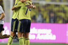 Cristiano Ronaldo abraça João Félix - Foto Al Nassr/X