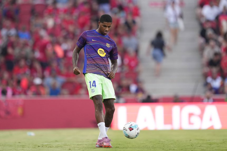 Marcus Rashford no aquecimento da partida entre o Mallorca e o Barcelona Foto: IMAGO