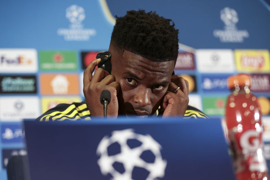 Nélson Semedo na conferência de imprensa prévia ao Fenerbahçe-Benfica (foto: EPA/ERDEM SAHIN)