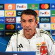 Bruno Lage em Istambul para a conferência de imprensa do Benfica