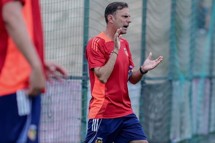 O treinador do Rio Aves, Sotiris Silaidopoulos - Foto: Rio Ave FC