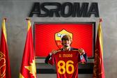 Mora com a camisola dos romanos - Foto: AS Roma