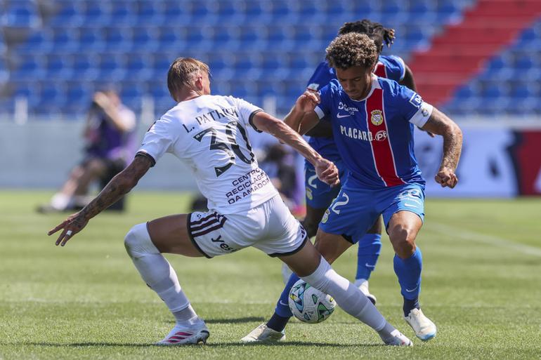 CLASSIFICAÇÃO DE RELVADOS: 1.º - Alverca-Estrela da Amadora, Complexo Desportivo FC Alverca (nota 10) - Foto: Manuel de Almeida/Lusa