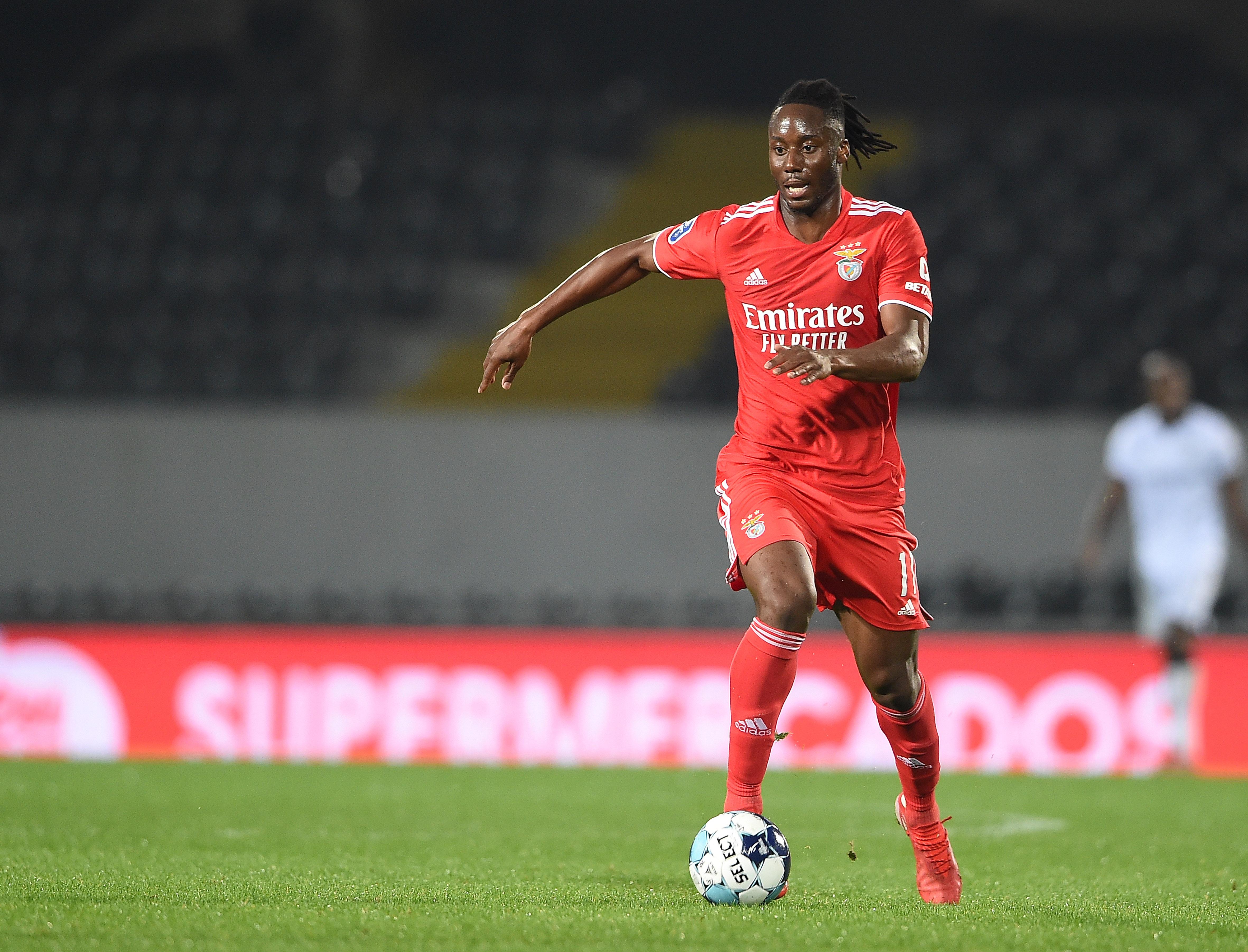 O Benifca pagou seis milhões para contratar Soualiho Meïté ao Torino, mas o médio nunca concenceu os adeptos, apesar dos 27 jogos realizados. Seguiram-se três empréstimos até o adeus definitivo - Foto: A BOLA