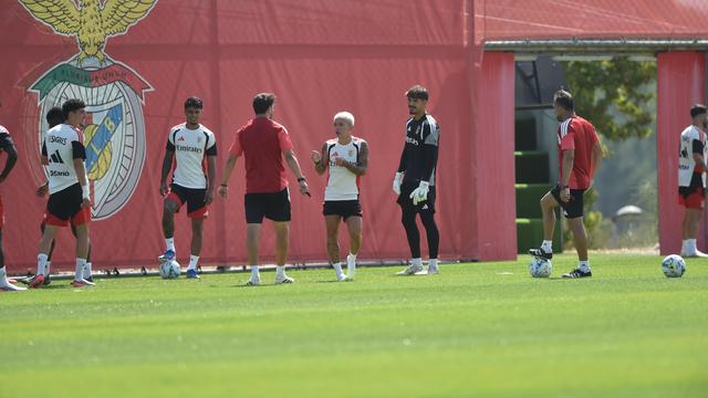 Treino do Benfica na véspera da receção ao Aarhus (foto: Miguel Nunes)
