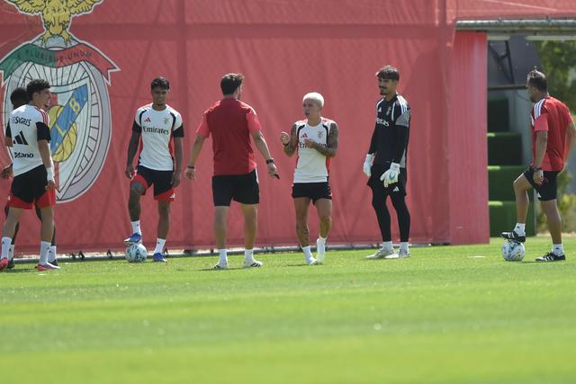 Treino do Benfica na véspera da receção ao Aarhus (foto: Miguel Nunes)