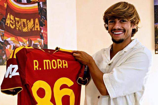 Rodrigo Mora é o mais recente reforço da Roma - Foto: AS Roma