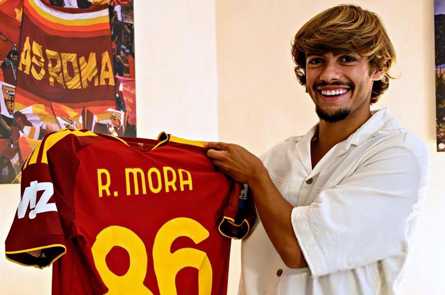 Rodrigo Mora é o mais recente reforço da Roma - Foto: AS Roma