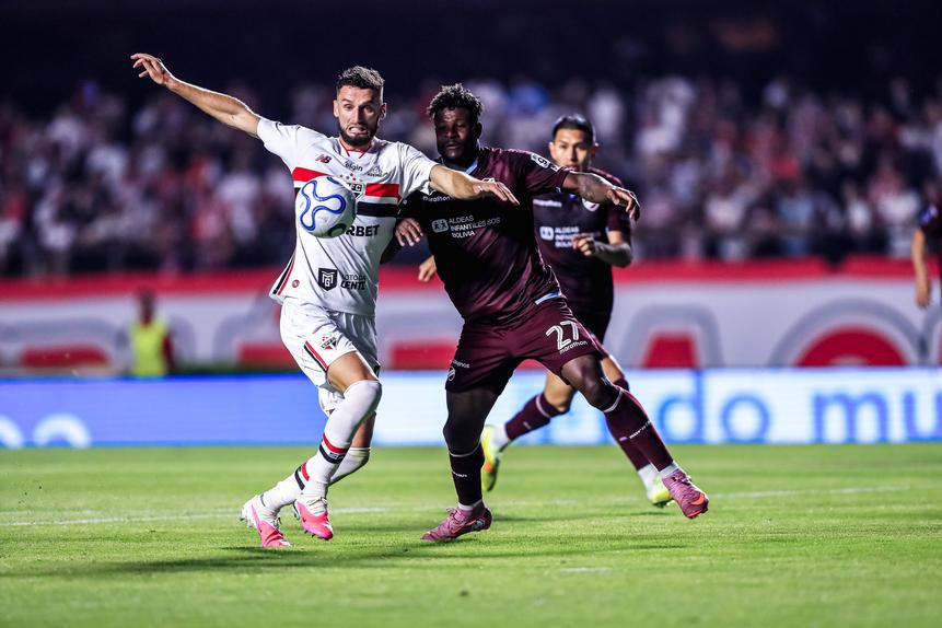 Domingos Duarte em ação pelo São Paulo