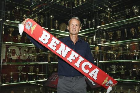 Sakis Psarras vai viver a primeira experiência como treinador fora da Grécia   Fotografia SL Benfica