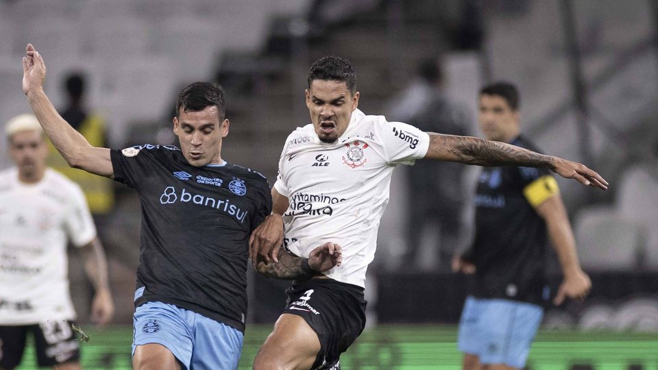 Jogo louco entre Corinthians e Grêmio, mas Lucas Veríssimo avisa: «Não pode acontecer»