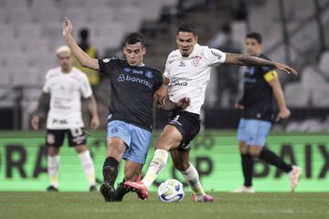 Jogo louco entre Corinthians e Grêmio, mas Lucas Veríssimo avisa: «Não pode acontecer»