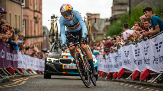 Ciclismo: Van Aert e Kooij são os favoritos na corrida de fundo