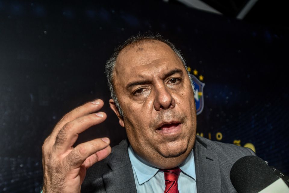 Vice-presidente do Flamengo agride adepto e é levado pela polícia