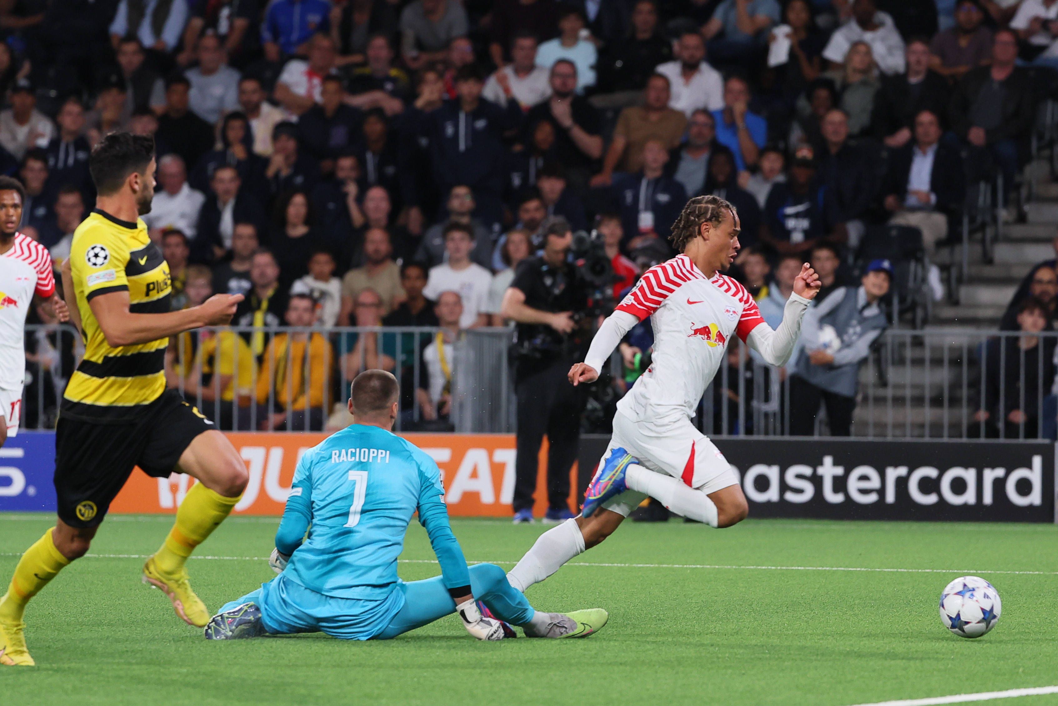 Estrela Vermelha 2 x 3 Manchester City