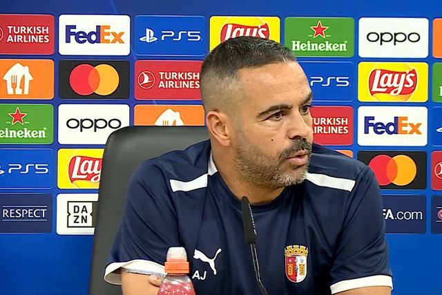 «Preocupação é saber como centrais do Nápoles vão parar os nossos avançados»