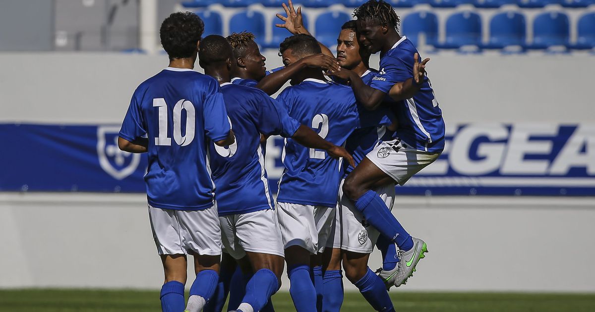 Oficial Feirense Já Pode Jogar No Marcolino De Castro A Bola