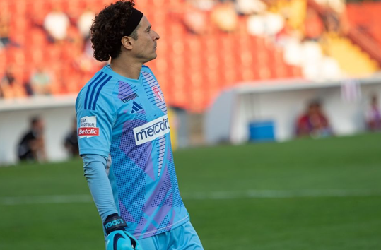 Ochoa centra atenções antes do Sporting: ola mexicana em Alvalade?