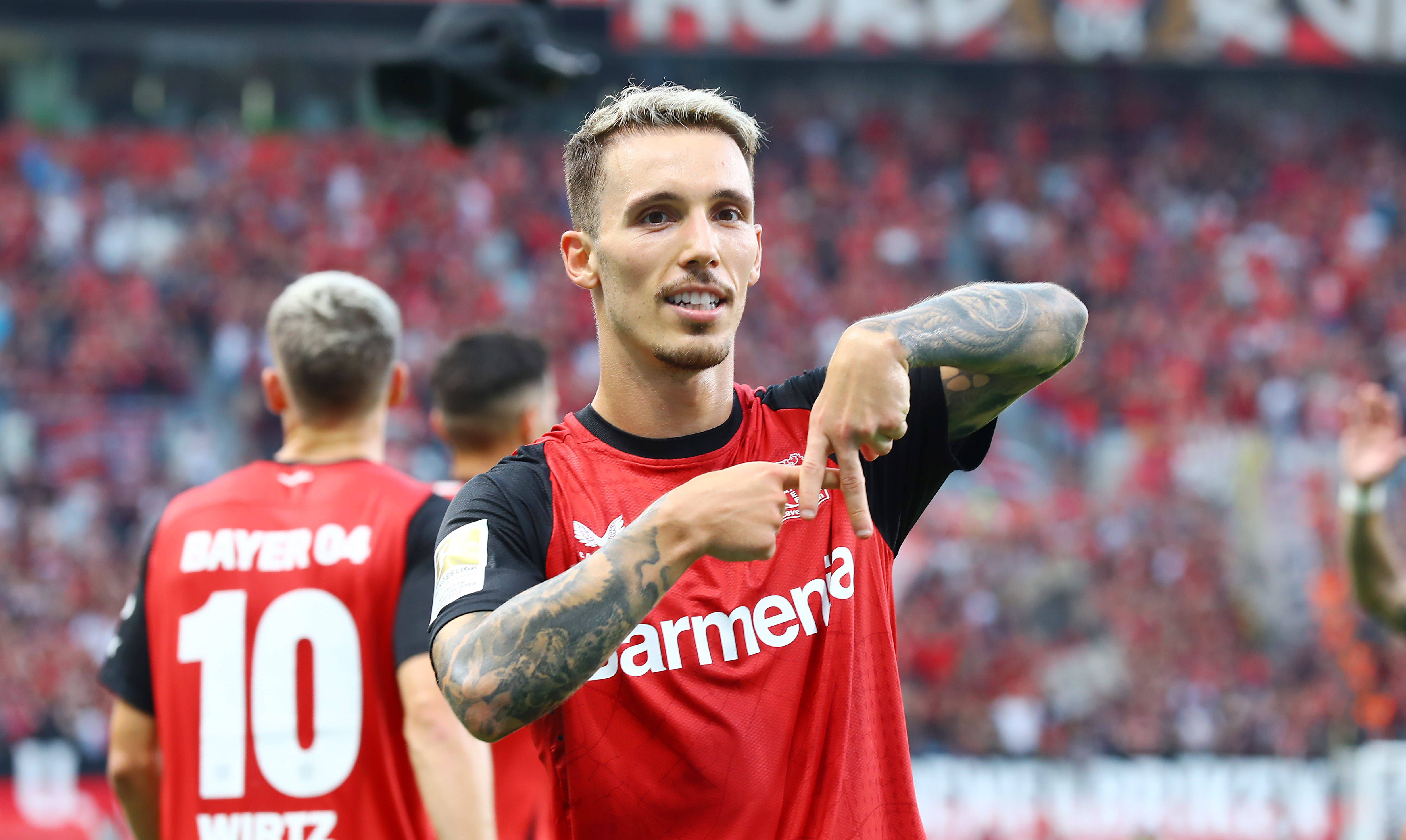 Vídeo: Grimaldo, no sítio certo, faz o segundo do Leverkusen em Roterdão