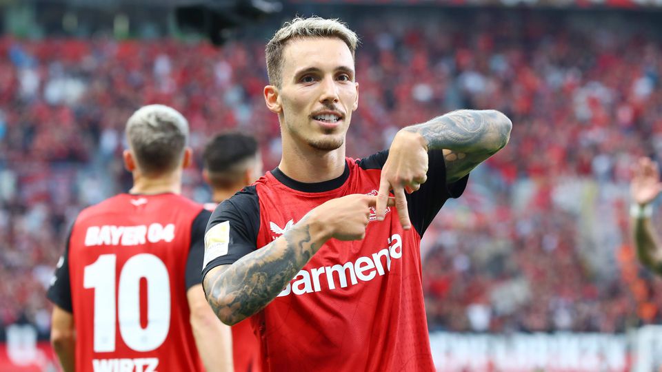 Vídeo: Grimaldo, no sítio certo, faz o segundo do Leverkusen em Roterdão