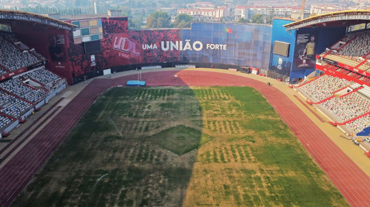 UD Leiria: relvado do Estádio Dr. Magalhães Pessoa interditado após receber concerto