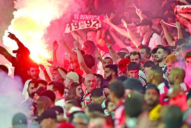 Benfica: no aeroporto não passa nada