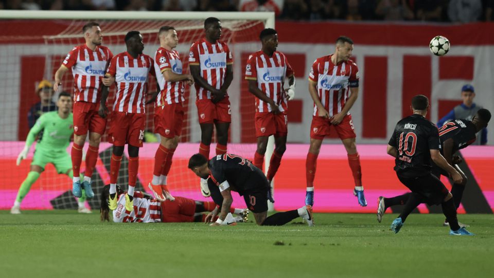 Livre de Kokçu nomeado para golo do dia na Liga dos Campeões