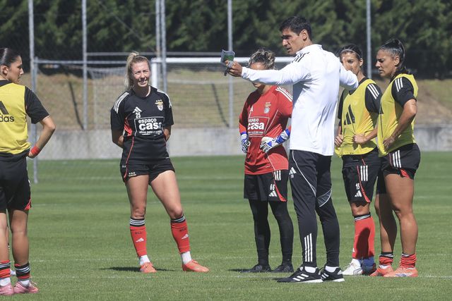 Ivan Baptista num treino do Benfica (foto SL Benfica)
