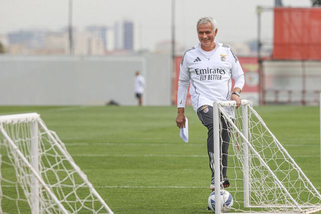 Que vai mudar Mourinho? Onze provável do Benfica para o Aves SAD