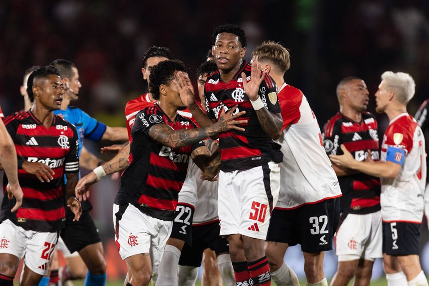 Expulsão de Gonzalo Plata irritou Flamengo