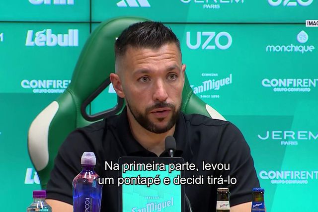 FC Porto: Farioli justifica substituição de Alan Varela