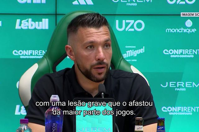 FC Porto: Farioli elogiou Zaidu e revelou que o tem testado... a médio